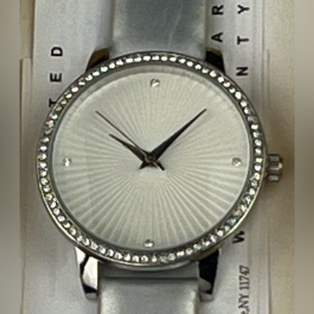 Manhattan - ’Silver’ Sparkle Watch. NWT